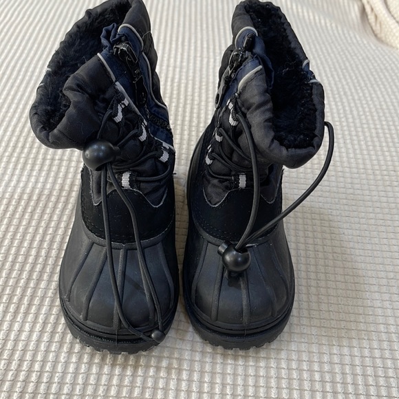 Khombu Other - Khombu toddler winter boots